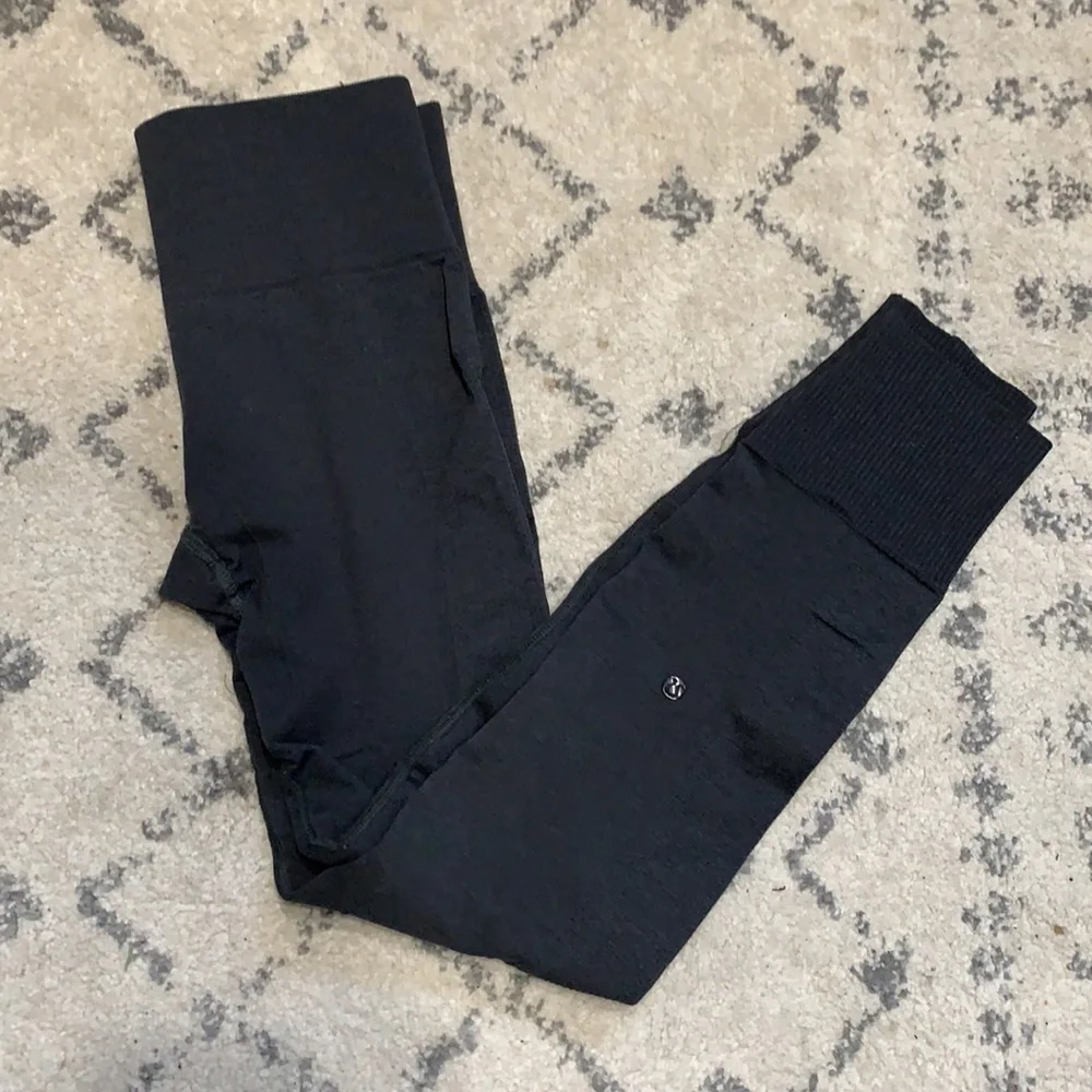 Lululemon Leggings Dark Grey - Size 4 - Picture 4 of 5